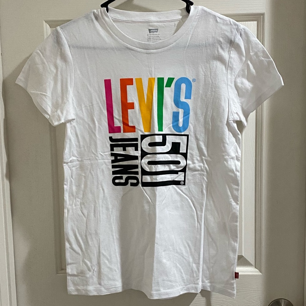 🍃Levi’s Women Perfect Tee